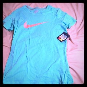 Brand NWT MED blue nike tee
